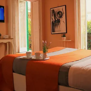 amedeo-square.hotels-amalfi.com/